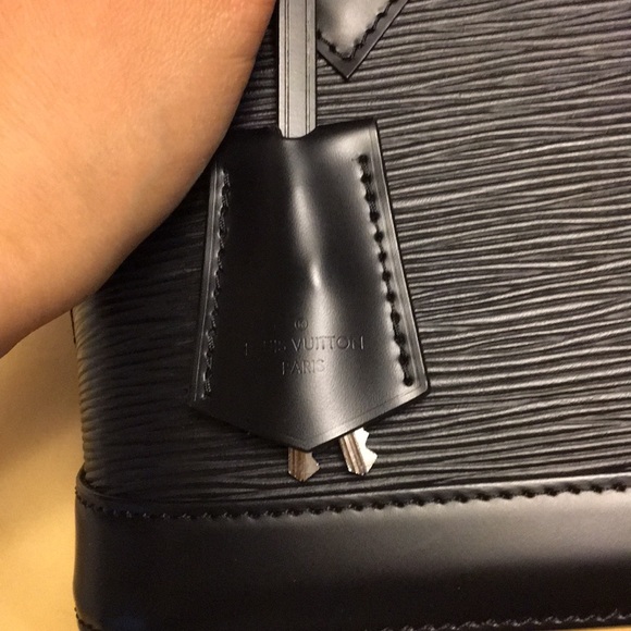 *SOLD* Louis Vuitton Alma BB - Picture 5 of 8